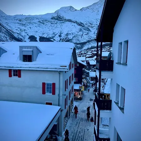 Zentrale Mit 3 Zimmern *