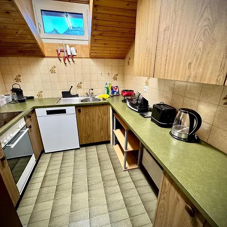 Zentrale Mit 3 Zimmern Διαμέρισμα