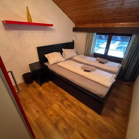 Zentrale Mit 3 Zimmern Appartamento