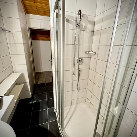 Zentrale Mit 3 Zimmern Appartamento